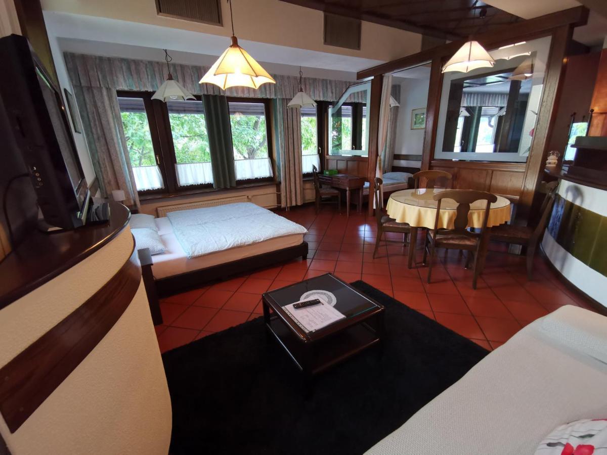 Apartmaji Mak Jesenice Εξωτερικό φωτογραφία