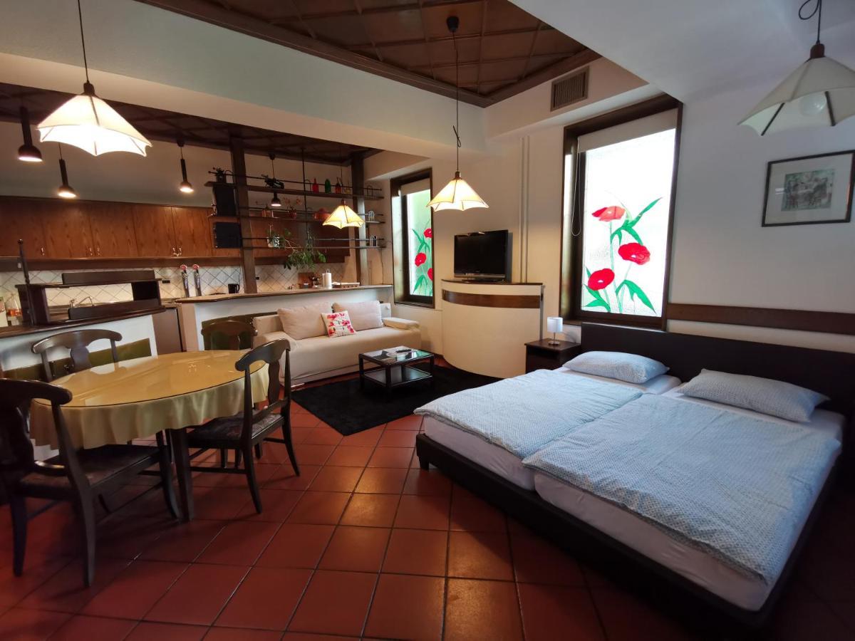 Apartmaji Mak Jesenice Εξωτερικό φωτογραφία