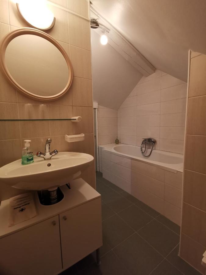 Apartmaji Mak Jesenice Εξωτερικό φωτογραφία