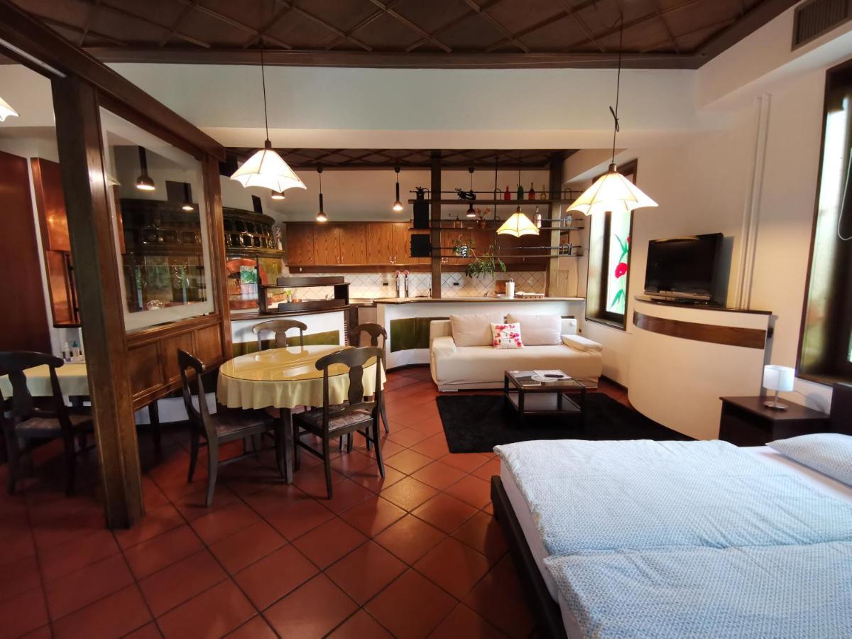 Apartmaji Mak Jesenice Εξωτερικό φωτογραφία