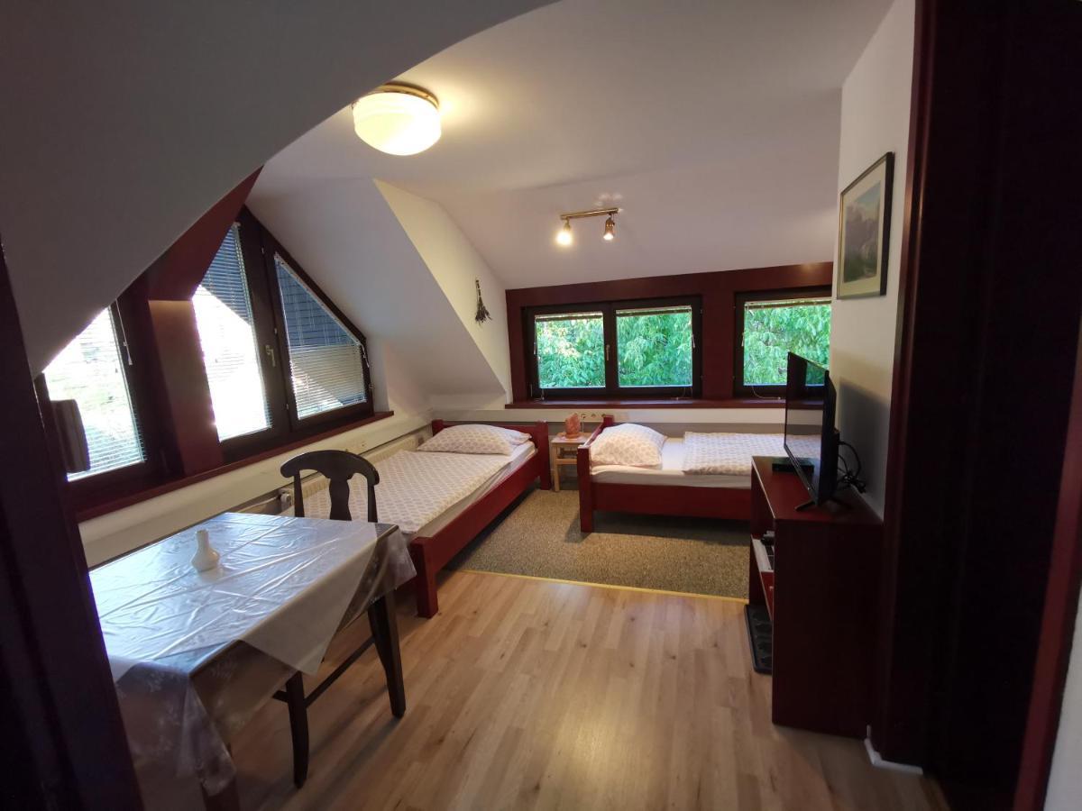 Apartmaji Mak Jesenice Εξωτερικό φωτογραφία